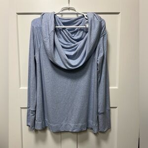 EUC Women’s Lily pulitzer sweater. Size Large. blue